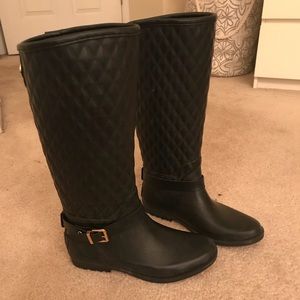 Guess rain boots size 7